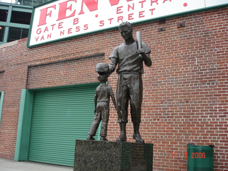 Bronze de Ted Williams, Fenway Park, Boston, Massachusetts