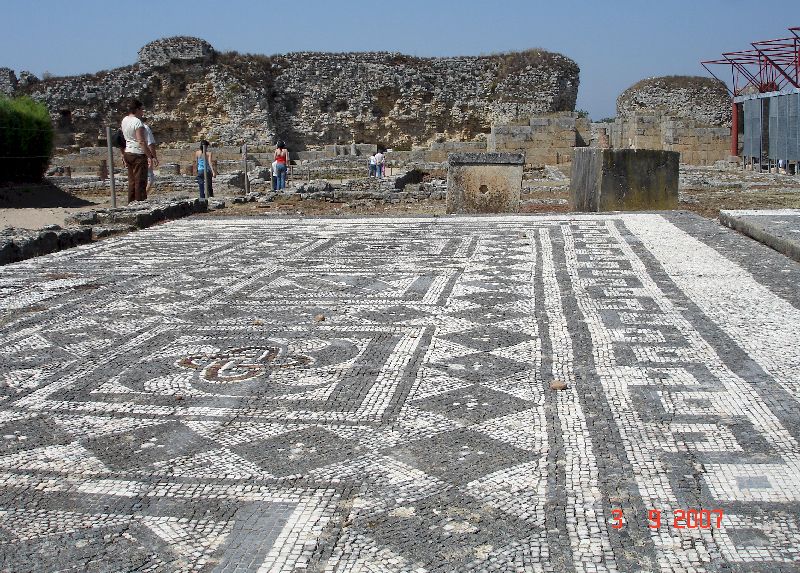 Un superbe plancher tout en mosaïque datant du IIIe siècle de notre ère, Conímbriga, Portugal