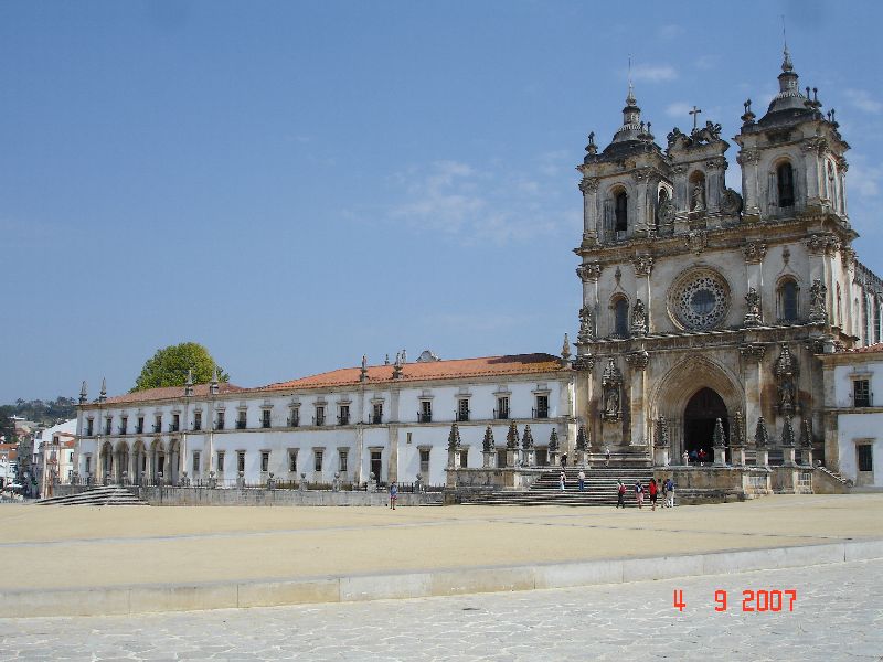 Alcobaça et les tombeaux du Roi Pierre 1er et de sa bien-aimée Inês de Castro!