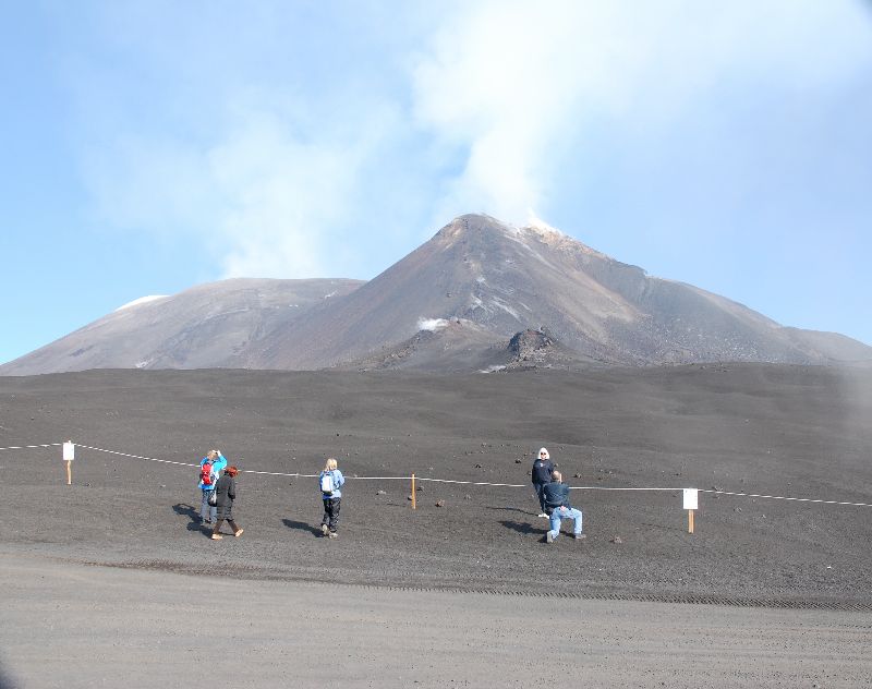 L’ultime limite de l’accès à l’Etna, Nicolosi, Italie