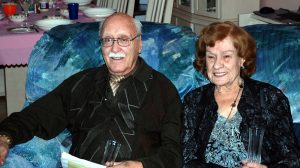 Voici mon papa, dans notre salon de la rue Tadoussac avec celle qui fut sa dernière compagne, Marie-Paule Lépine!