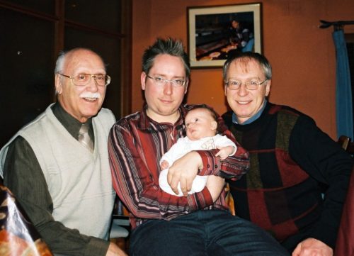 15 mars 2005 - Première photo des quatres générations avec Félix