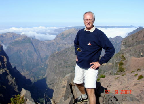 12 septembre 2007, au-dessus des nuage sur un des pic de l'île de Madère au Portugal
