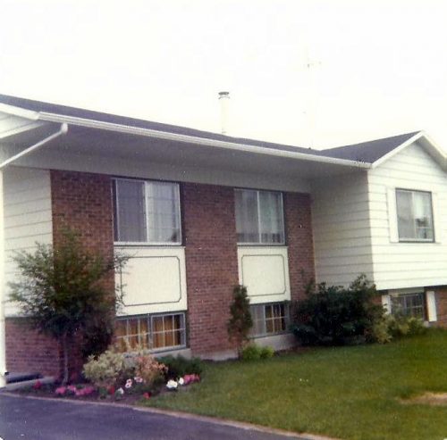Notre première maison! Un semi-détaché sur la rue Quimper à Saint-Louis-de-Terrebonne acquis en 1978.