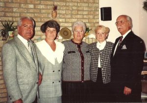 La famille du côté paternel en 1991 : Gilles et Huguette, Lucille, ma mère et mon père!