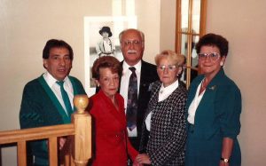 Et quelques membres de la famille de ma mère, Guy, Juliette, mon père et ma mère et Yvette, la soeur jumelle de ma mère.