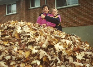 Automne 1991... Marc André et sa Céline après avoir ramassé quelques feuilles...