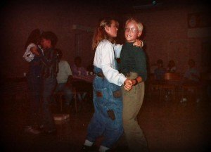 Party de baseball des Cougars de Saint-Léonard. Marc-André danse ici avec Johanne, la fille de Marcel Long!