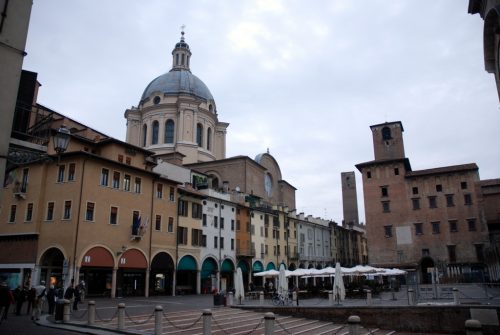Piazza delle Erbe, Mantoue, Lombardie, Italie
