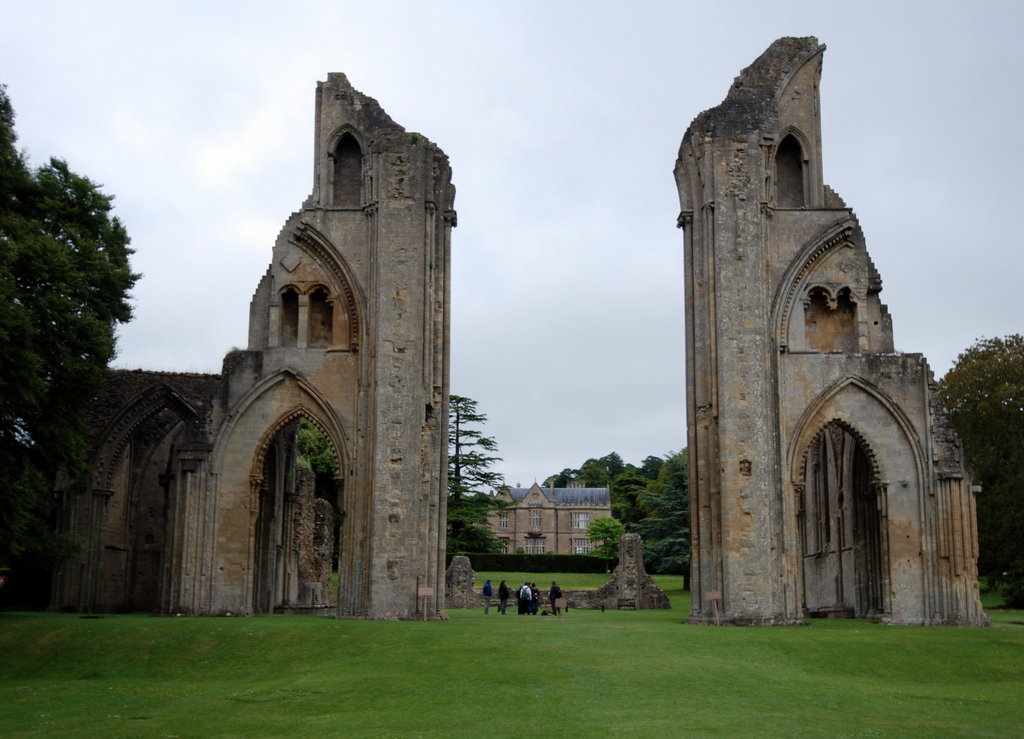 L'abbaye de Glastonbury… et la tombe du roi Arthur!