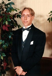 Le temps file! Marc-André vient de terminer son secondaire... au collège Brébeuf. Le voici le jour de son "bal de finissant"!