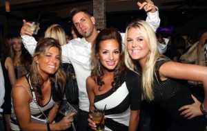 hot-chicks-with-a-douchebag