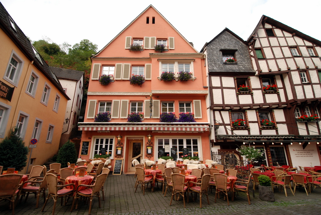Bernkastel-Kues… une petite ville aux bellissimes maisons médiévales à colombages !