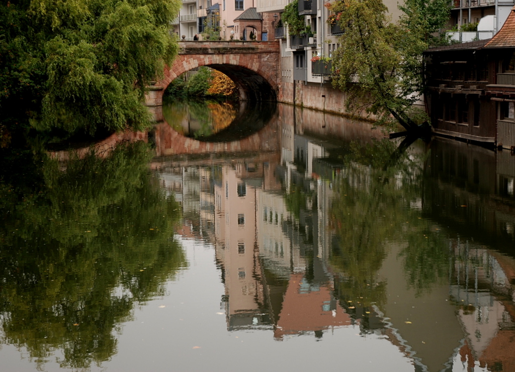 Vue sur la rivière Pegnitz, Nuremberg, Allemagne
