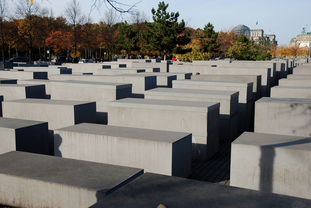 Berlin, tour de ville : le mémorial de l’Holocauste, Checkpoint Charlie et souper-concert!