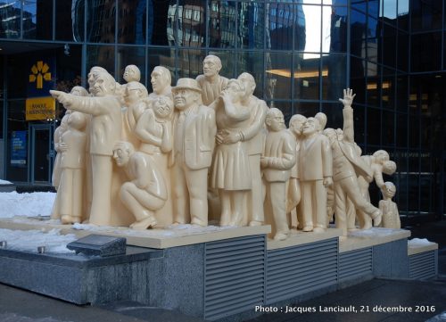 Foule illuminée, Raymond Mason, Montréal, Québec