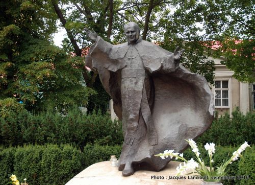 Monument à Jean-Paul II, cathédrale Saint-Pierre-et-Saint-Paul, Poznań, Pologne