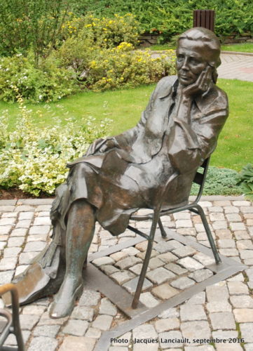 Statue d’Agnieszka Osiecka, parc de la colline de l’université, Opole, Pologne