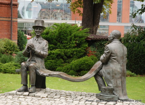 Statue de Jeremi Przybora et Jerzy Wasowski, parc de la colline de l’université, Opole, Pologne