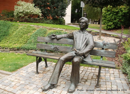 Statue de Marek Michał Grechuta, parc de la colline de l’université, Opole, Pologne