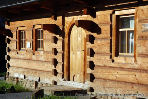 Petit village de Chochołów, Pologne
