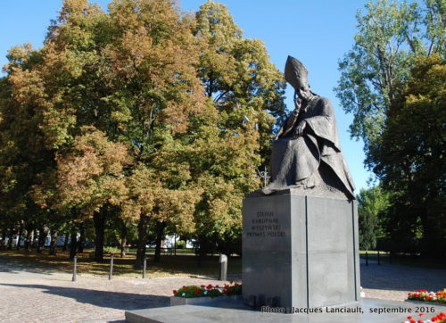 Statue du cardinal Stefan Wyszyński, Varsovie, Pologne