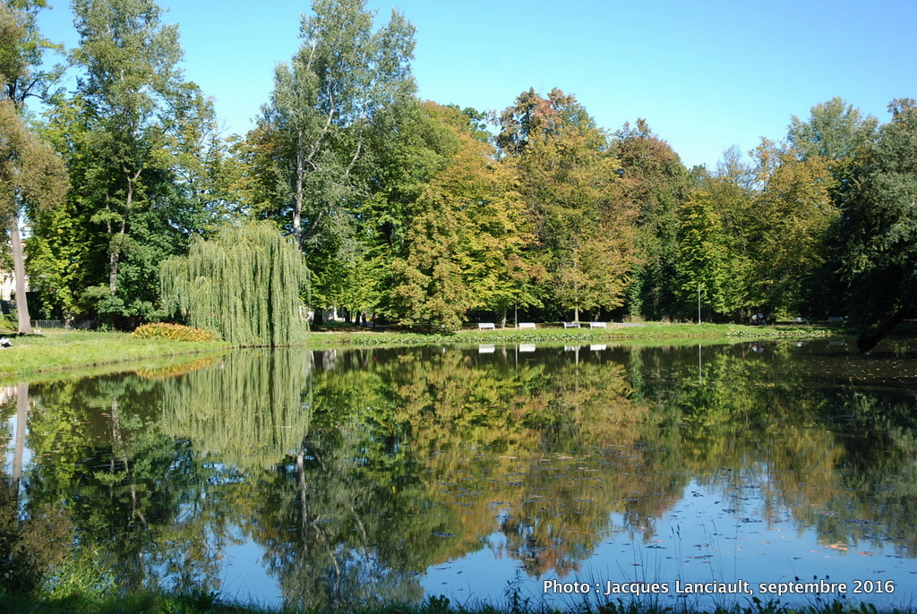 Les superbes bâtiments du palais de Wilanów… et ses jardins féeriques!