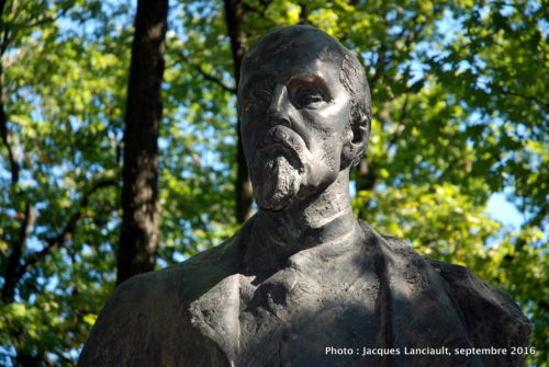 Monument Henryk Sienkiewlcz, parc Łazienki, Varsovie, Pologne