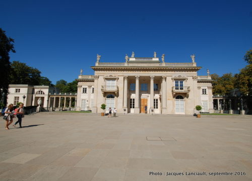 Palais sur l’île, sur l’eau ou palais Lazienki, parc Łazienki, Varsovie, Pologne
