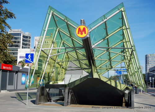 Station de métro, Varsovie, Pologne