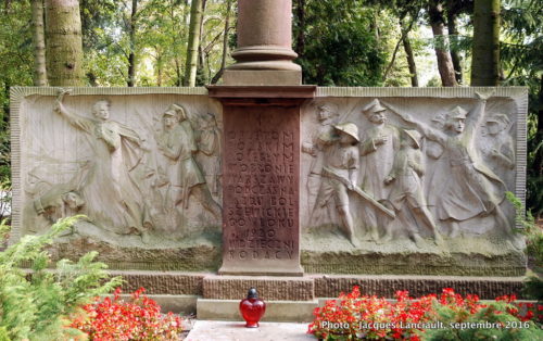Cimetière Powązki Wojskowe, Varsovie, Pologne