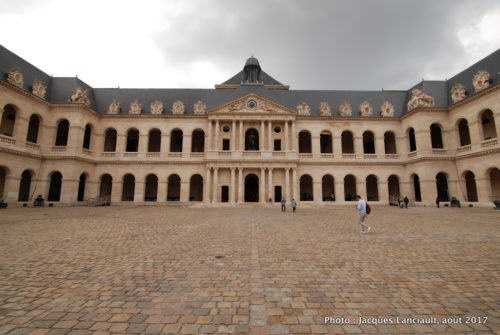 Cour d’honneur, Hôtel des Invalides, Paris, France
