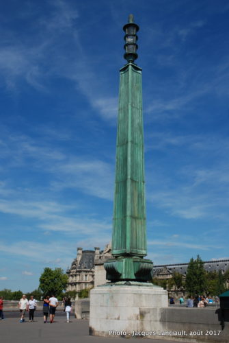 Passerelle Léopold-Sédar-Senghor, Paris, France