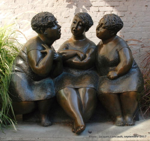 Les chuchoteuses, placette Saint-Dizier, Montréal, Québec
