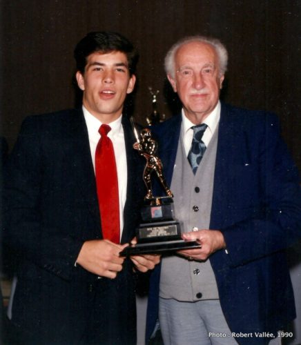 Un joueur et Raymond Perron