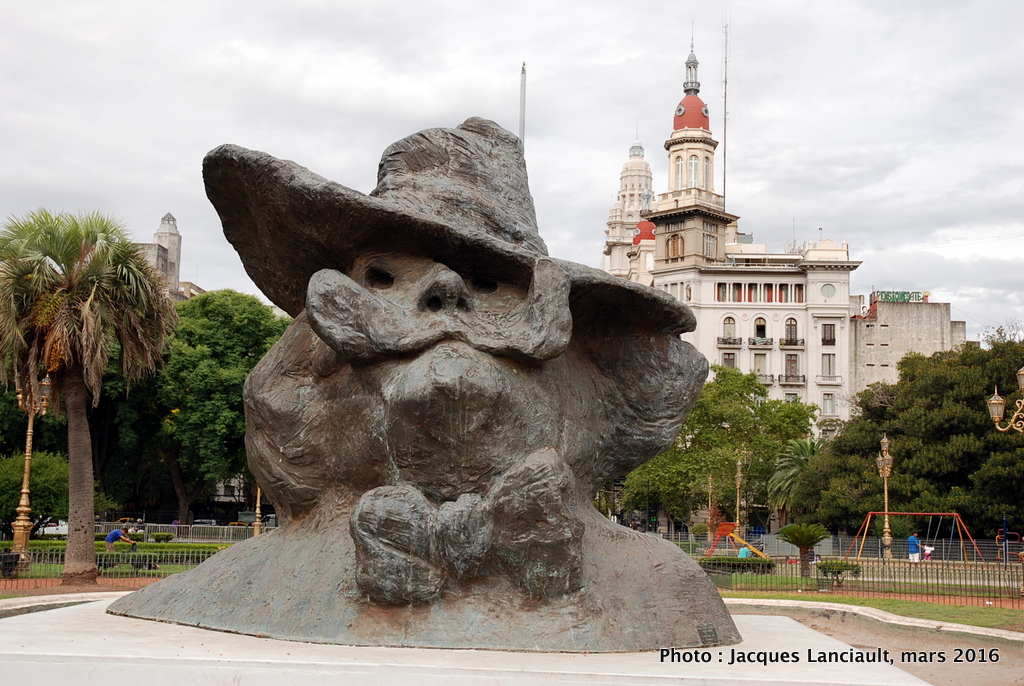 L’Avenida 9 de julio et la plaza del Congreso… des monuments, des sculptures, des murales… Wow!