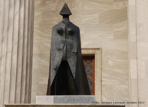 Figure vêtue d’une cape, Montréal, Québec