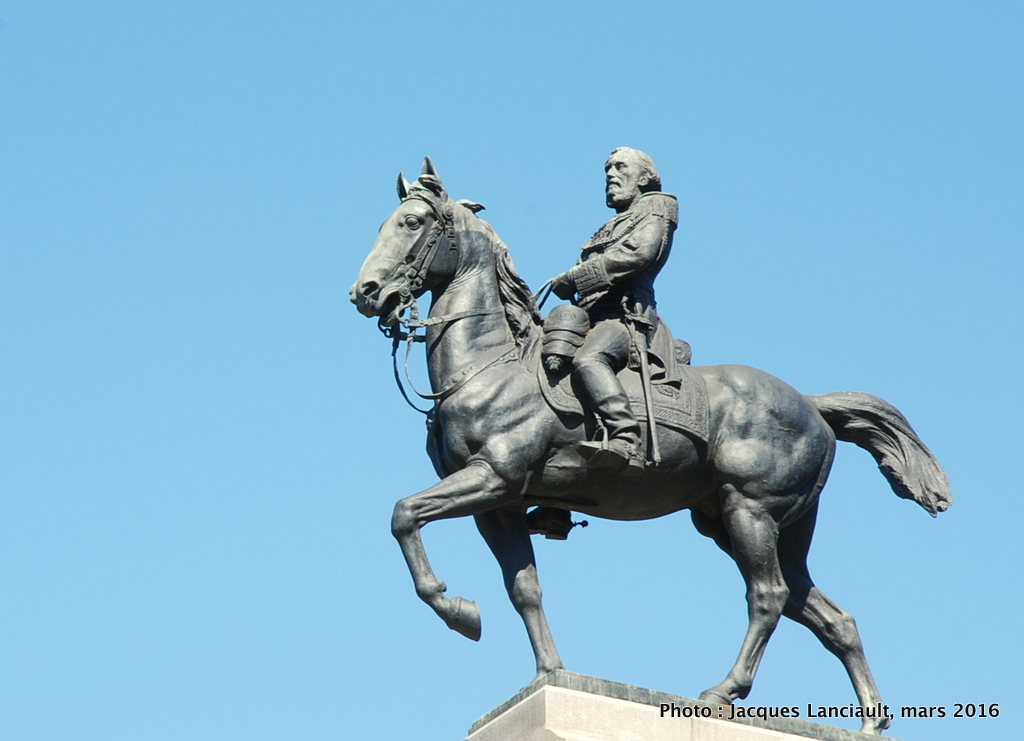 Bartolomé Mitre, Plaza Mitre, Buenos Aires, Argentine