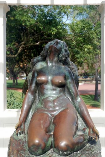 Pabellón con escultura, El Rosedal, Parlermo, Buenos Aires, Argentine