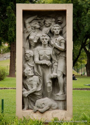 Monument aux héros et martyrs du ghetto de Varsovie, Parque del Centenario, Buenos Aires, Argentine