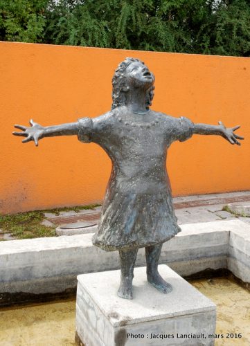 Fountain Girl, plaza Reina de Holanda, Puerto Madero, Buenos Aires, Argentine