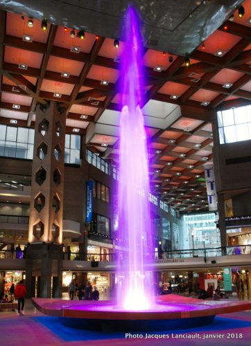 Fontaine du Complexe Desjardins, Montréal, Québec
