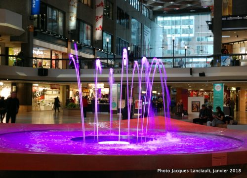 Fontaine du Complexe Desjardins, Montréal, Québec