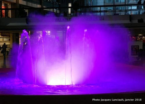 Fontaine du Complexe Desjardins, Montréal, Québec