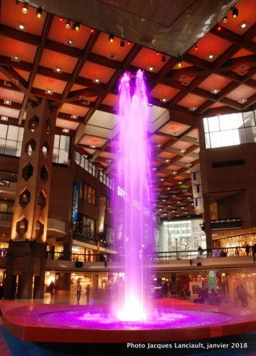 Fontaine du Complexe Desjardins, Montréal, Québec