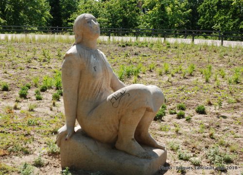Sitzende Frau, Rostock, Allemagne