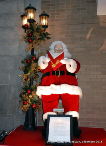 Père Noël du pôle Nord, parcours des pères Noël du Centre de commerce mondial de Montréal