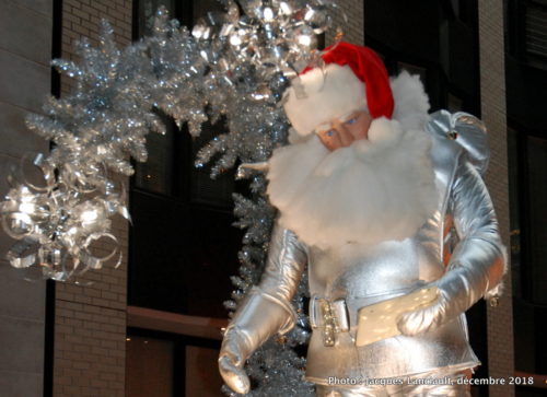 Père Noël du XXIe siècle, parcours des pères Noël du Centre de commerce mondial de Montréal