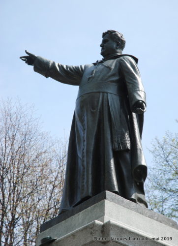 Monument au curé Labelle, Alfred Laliberté place Curé-Labelle, Saint-Jérôme, Québec