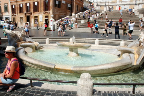 Fontaine de la Barcaccia, Rome, Italie.